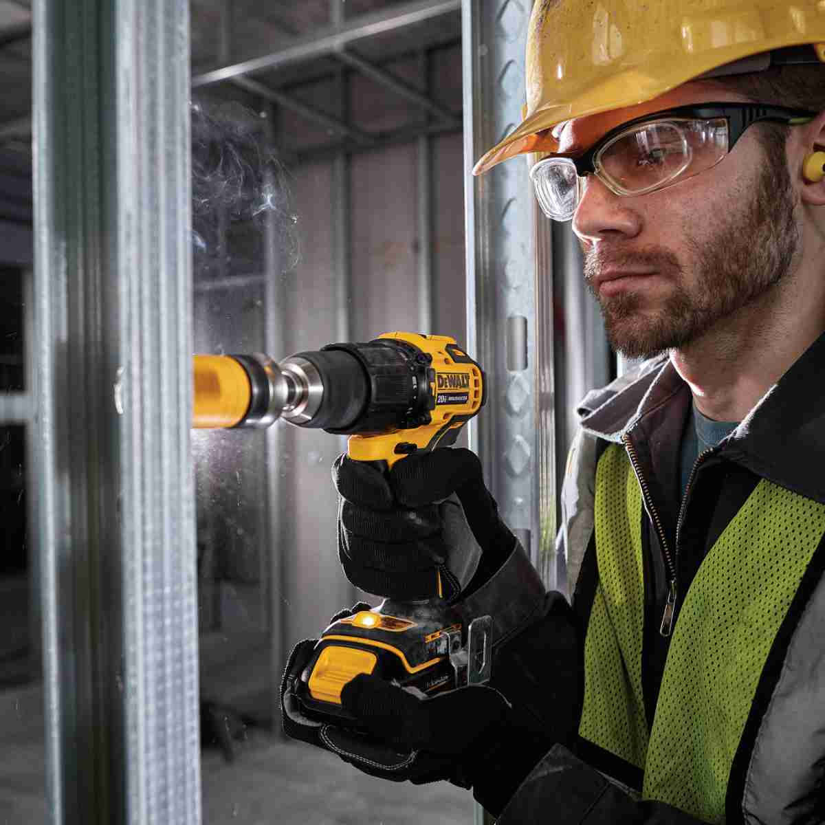 Masina de gaurit/insurubat cu acumulator DCD709L2T