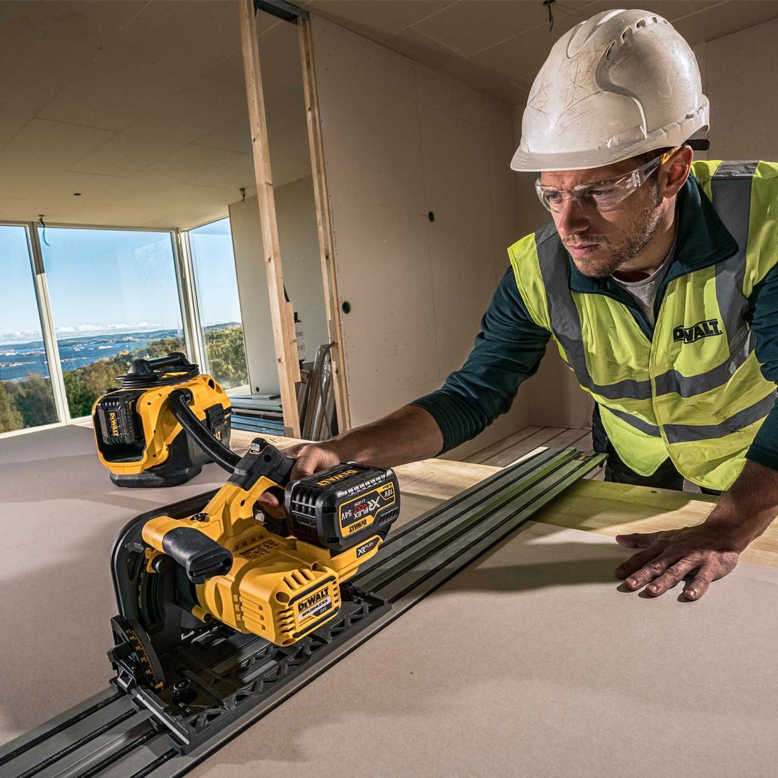 Aspirator сu acumulator DeWALT DCV584L