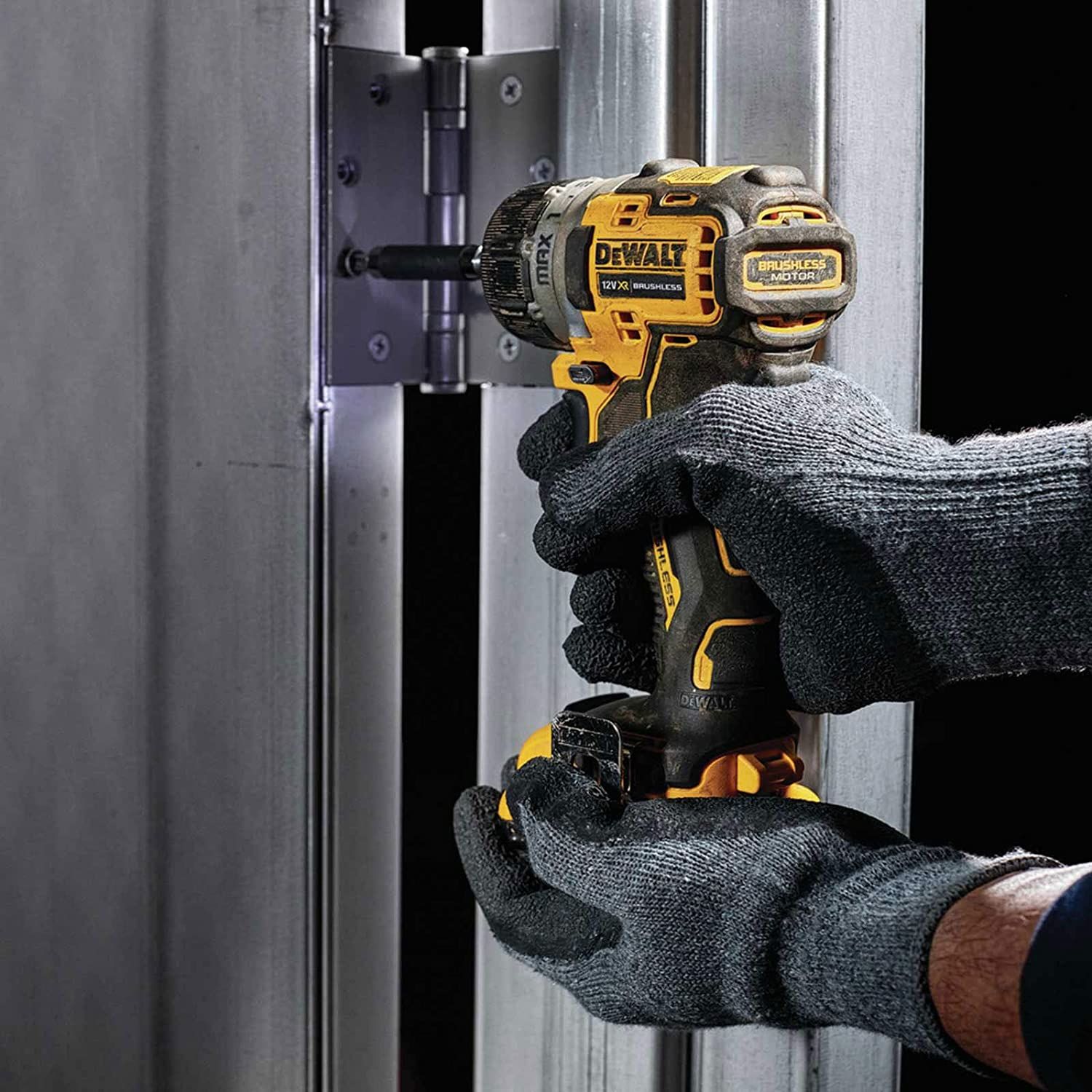 Masina de insurubat cu impact DCF601D2