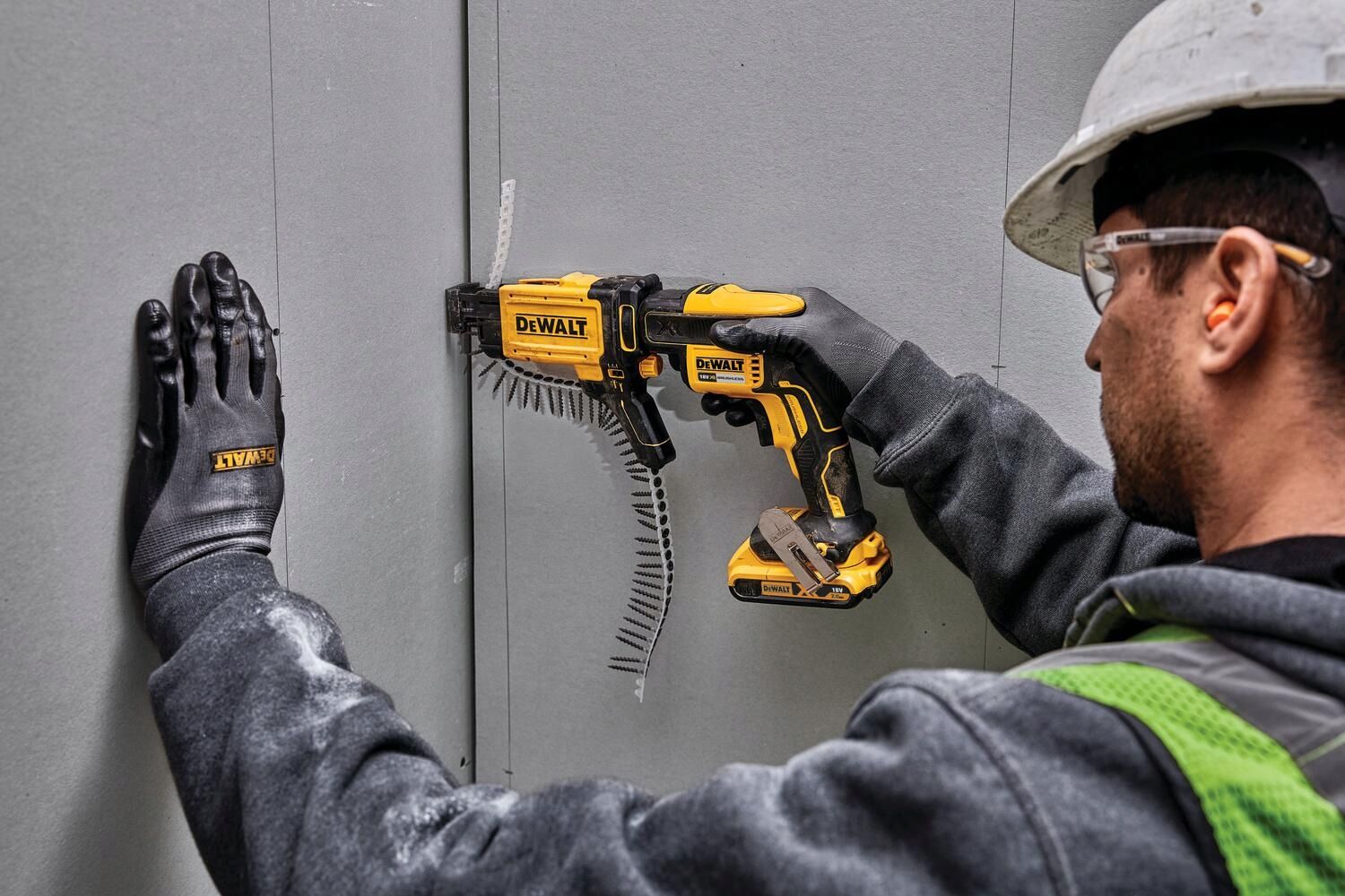 Masina de insurubat cu acumulator DeWALT DCF620D2K