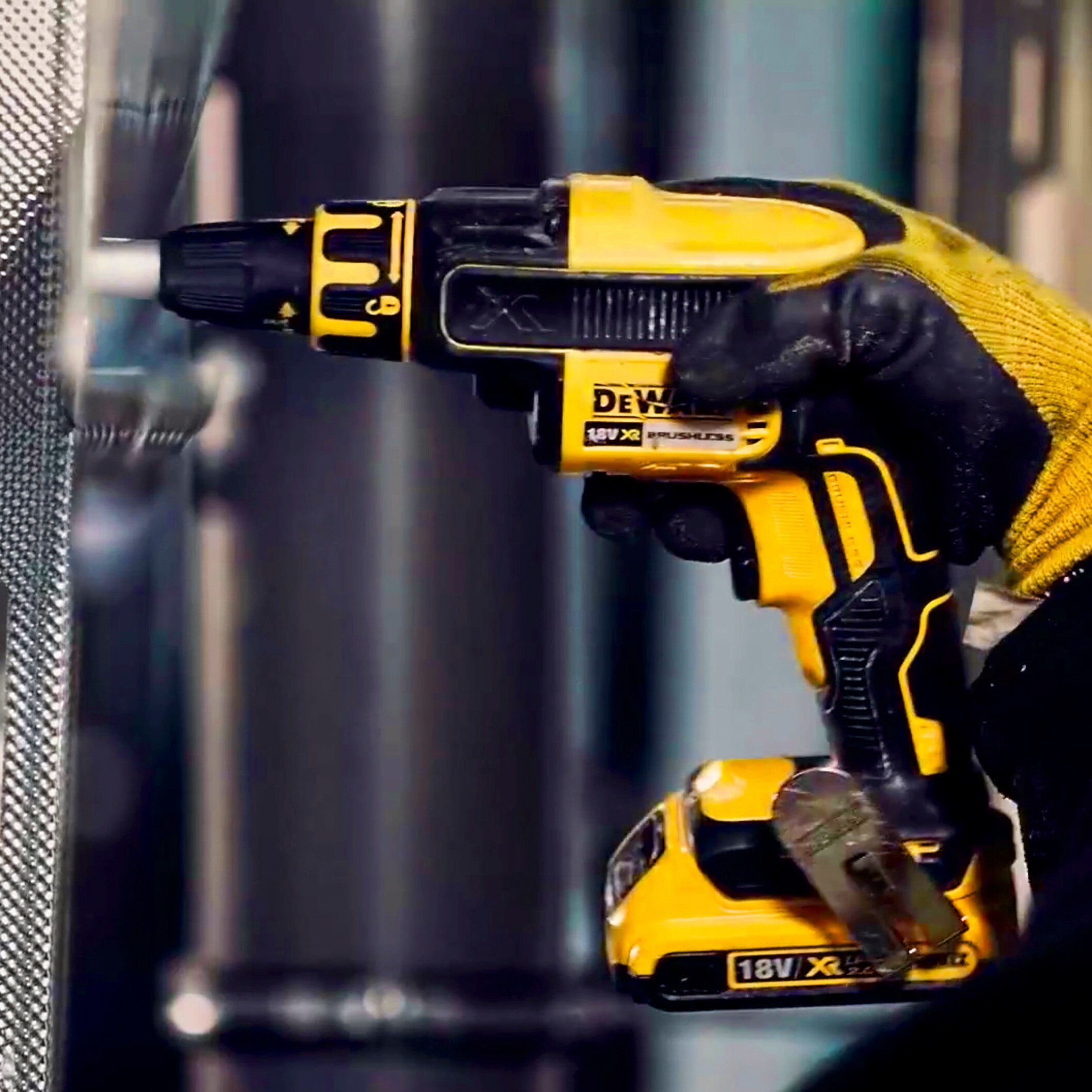 Masina de insurubat cu acumulator DeWALT DCF620D2K