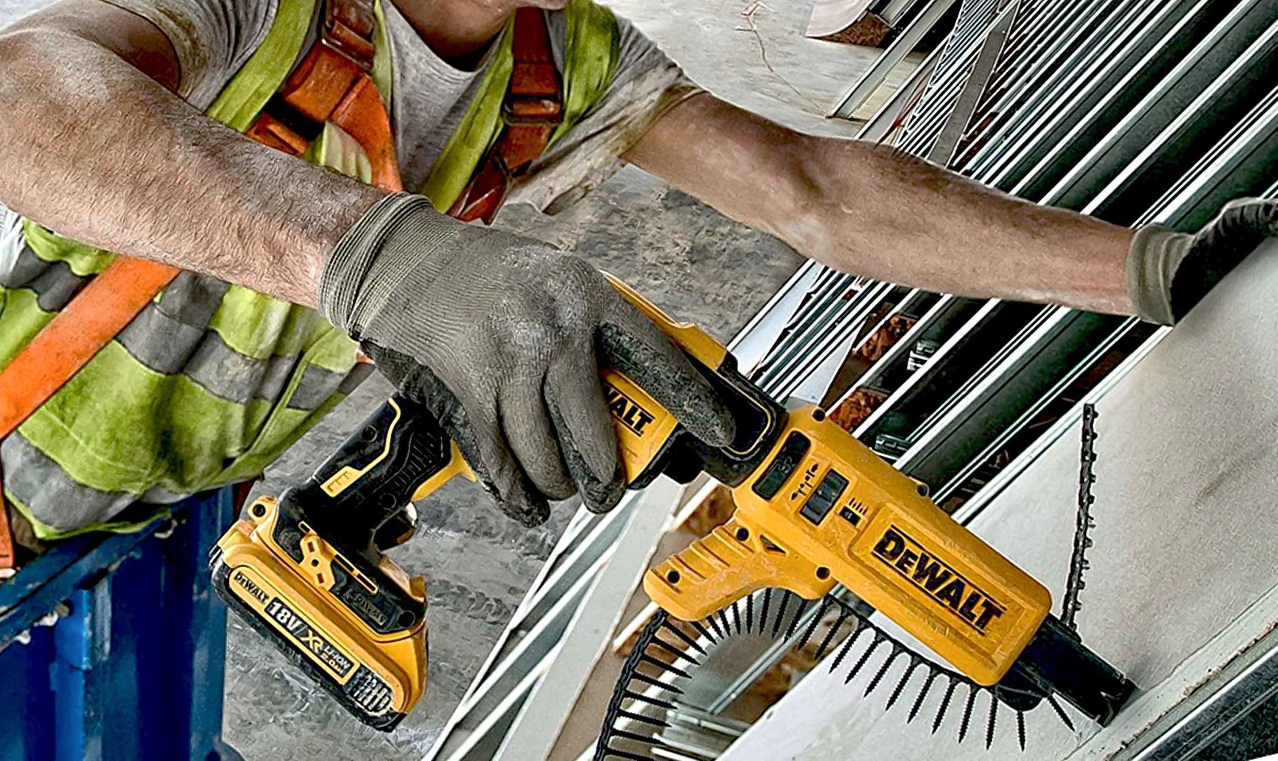 Masina de insurubat cu acumulator DeWALT DCF620D2K