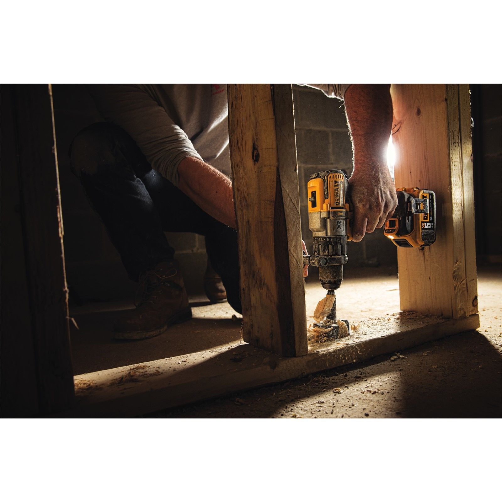 Mashina de gaurit/insurubat Dewalt DCD996P3