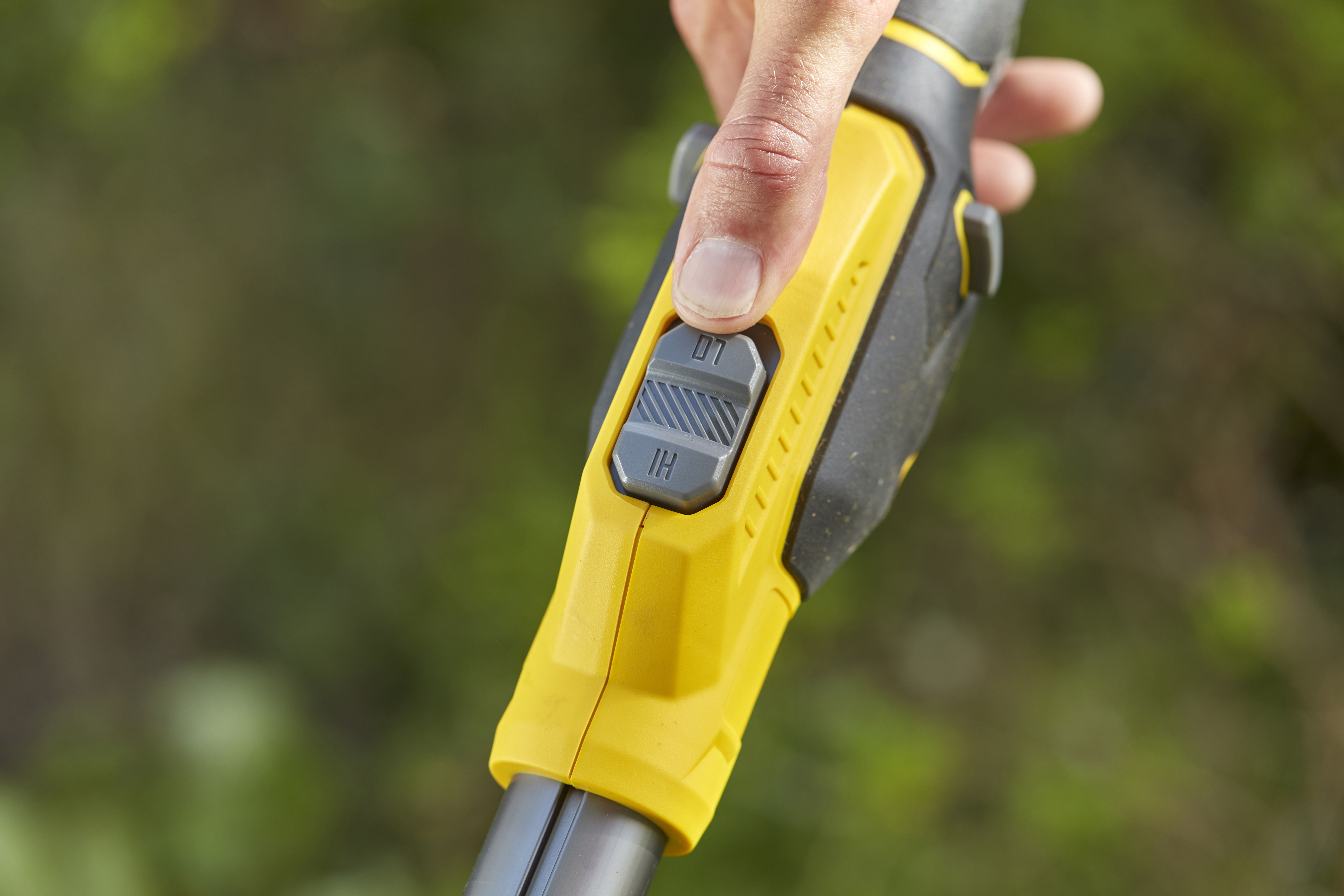 Trimer de grădină pe acumulator Stanley FatMax SFMCST933M1