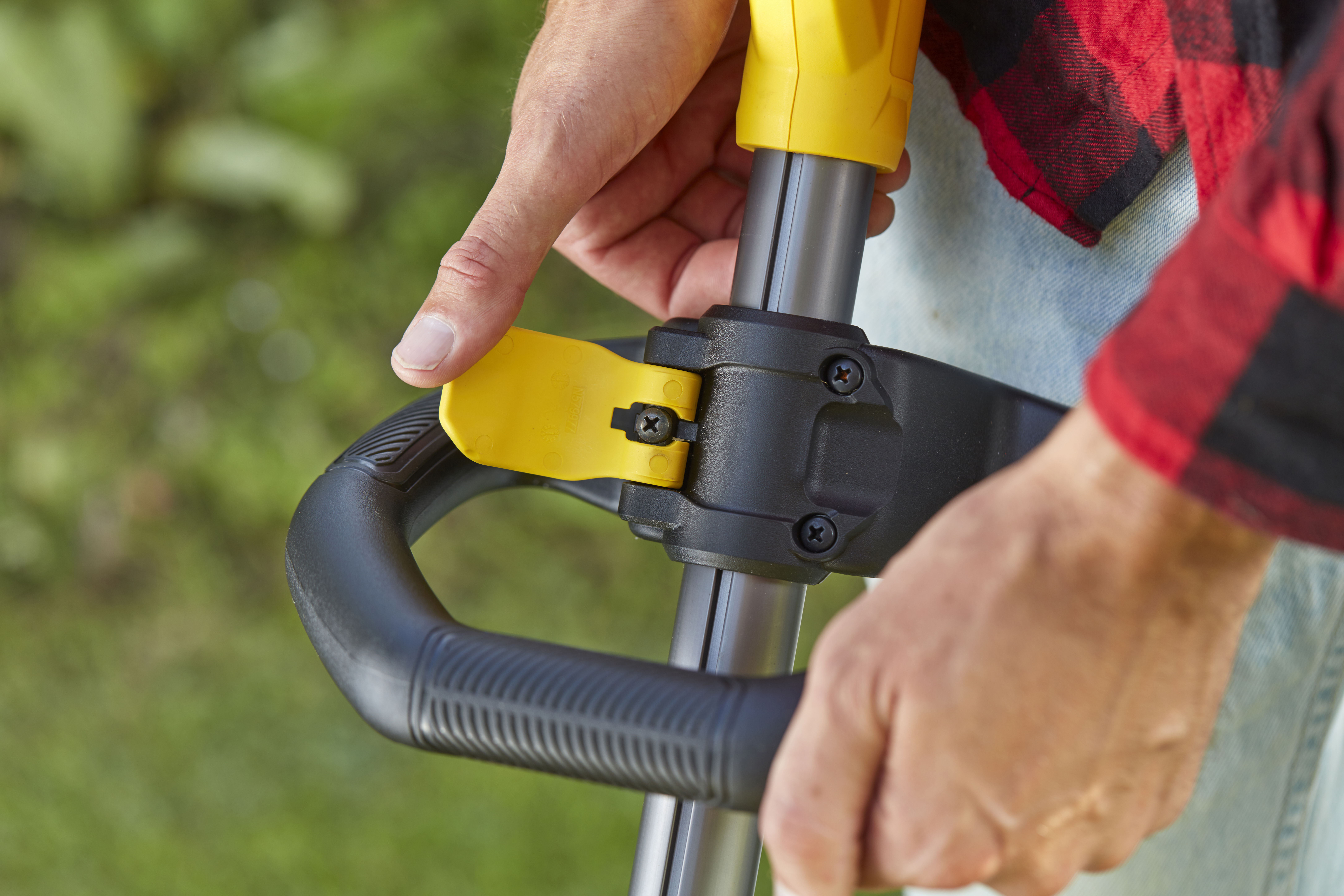 Trimer de grădină pe acumulator Stanley FatMax SFMCST933M1