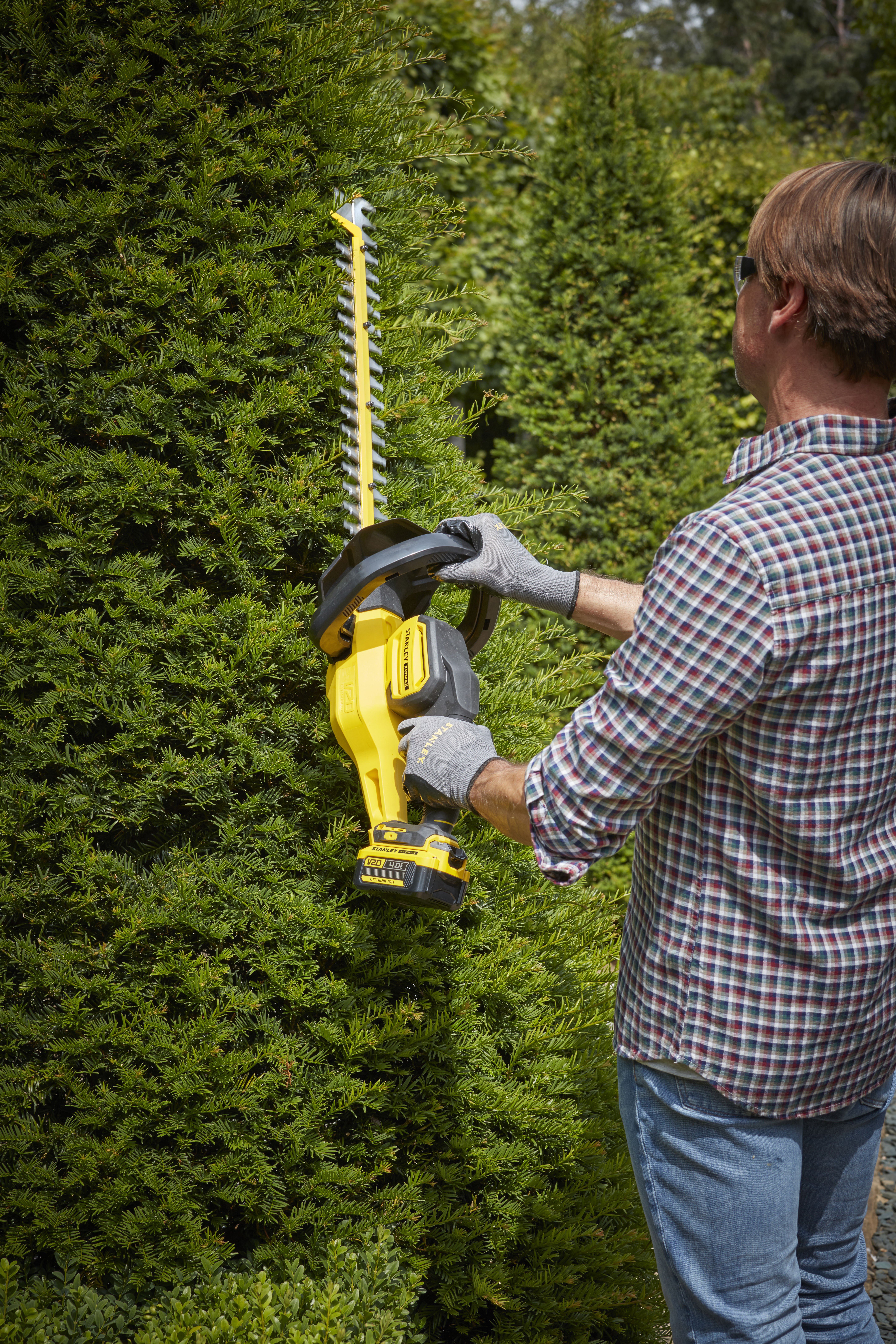 Foarfece pentru  gard viu cu baterii  Stanley FatMax  SFMCHT855M1