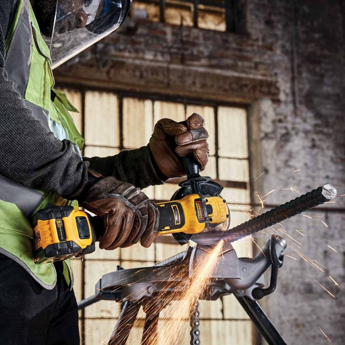 POLIZOR UNGHIULAR CU ACUMULATOR DEWALT DCG409NT