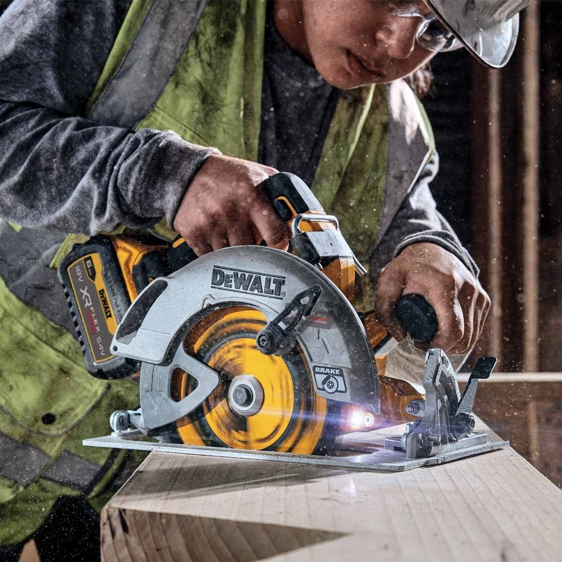 Ferestrau ciurcular Dewalt DCS573NT
