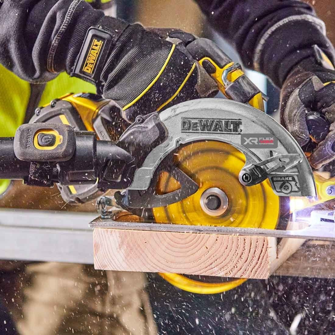 Ferestrau ciurcular Dewalt DCS573NT