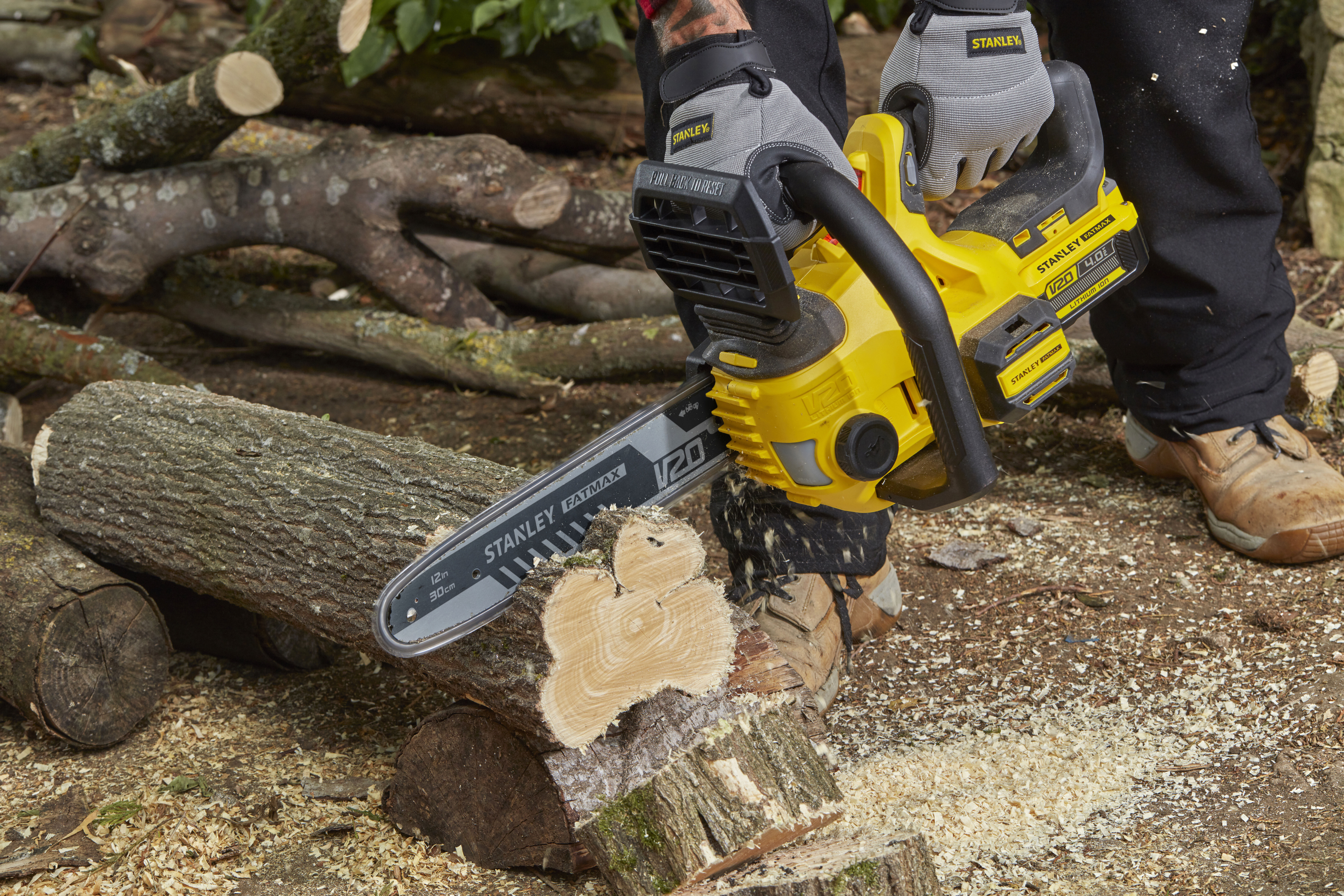 Ferăstrău cu grădină fără fir Stanley FatMax SFMCCS630M1