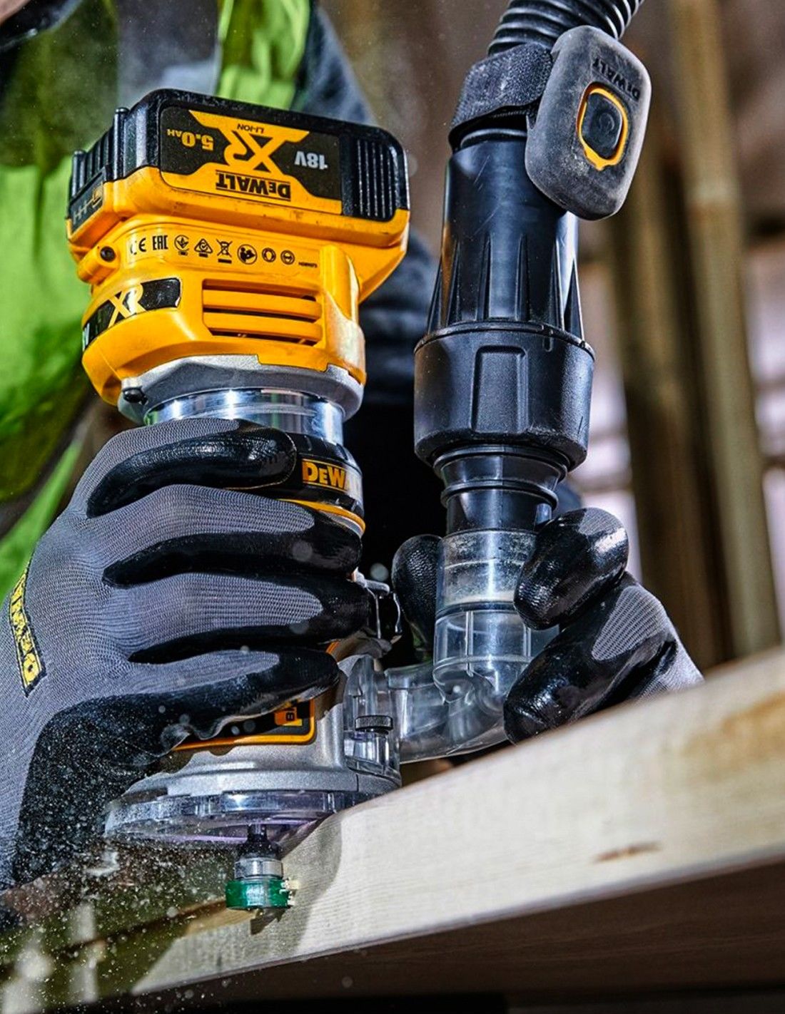 Freză cu acumulator DeWalt DCW600N
