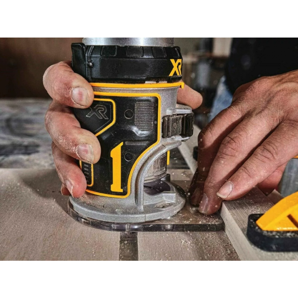 Freză cu acumulator DeWalt DCW600N