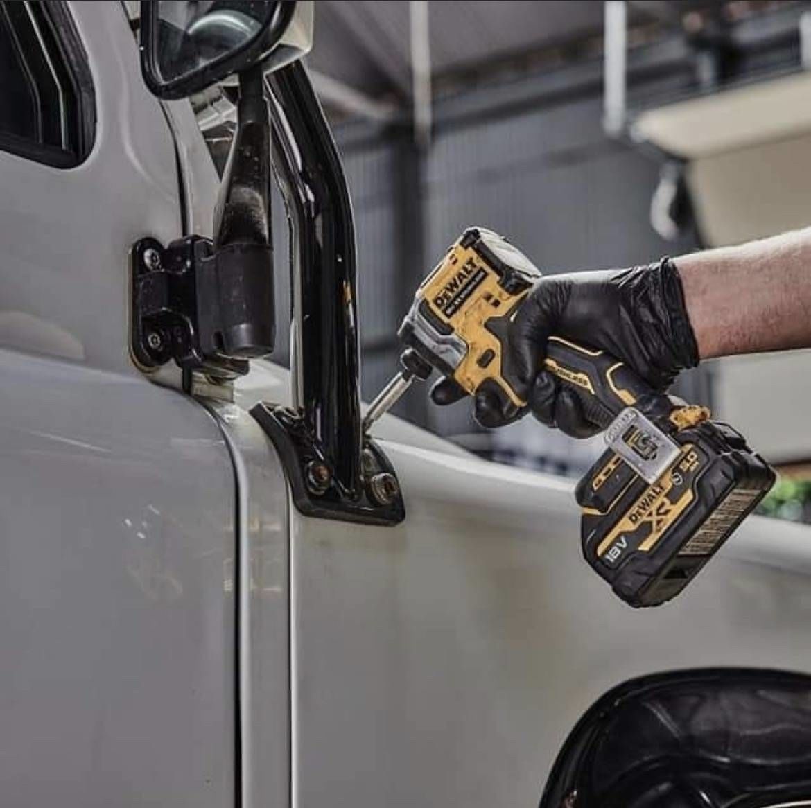 Mașină de inșurubat cu impuls DeWALT DCF850D2T