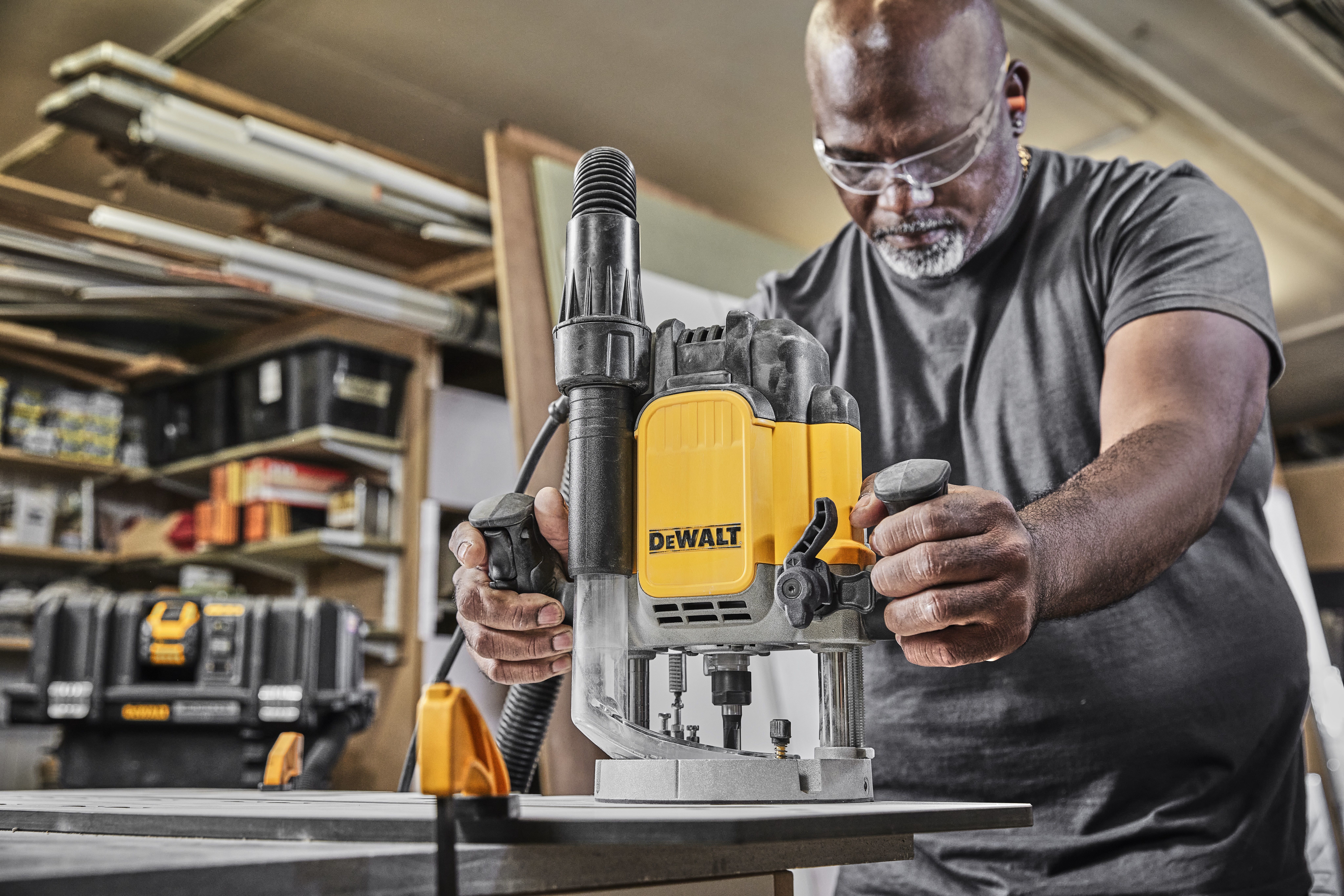 Freză dublă DeWALT DWE625