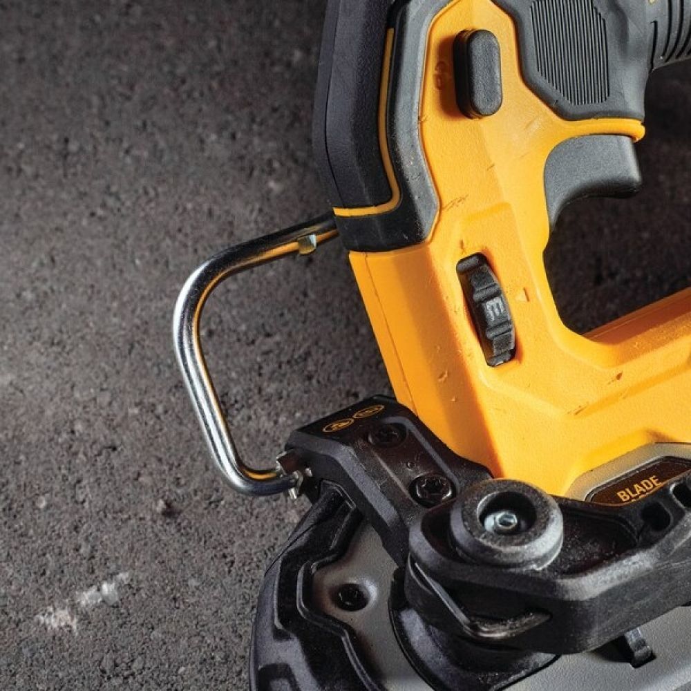 Аккумуляторная ленточная пила DeWalt DCS377NT