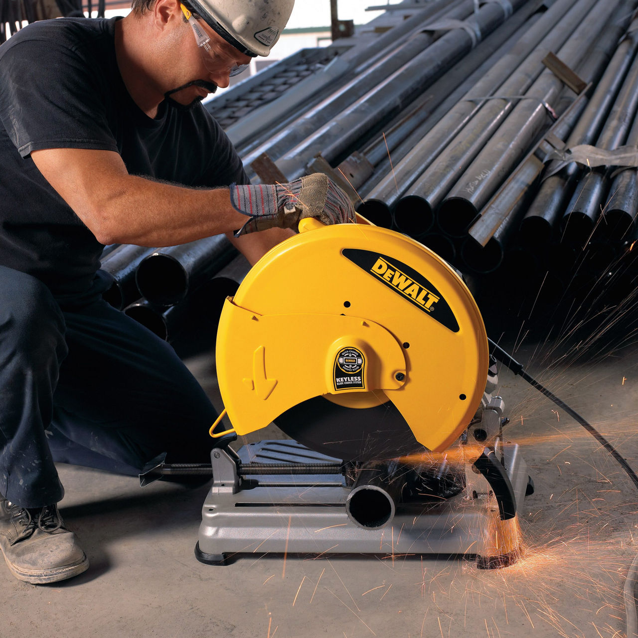 Ferăstrău circular DEWALT D28715