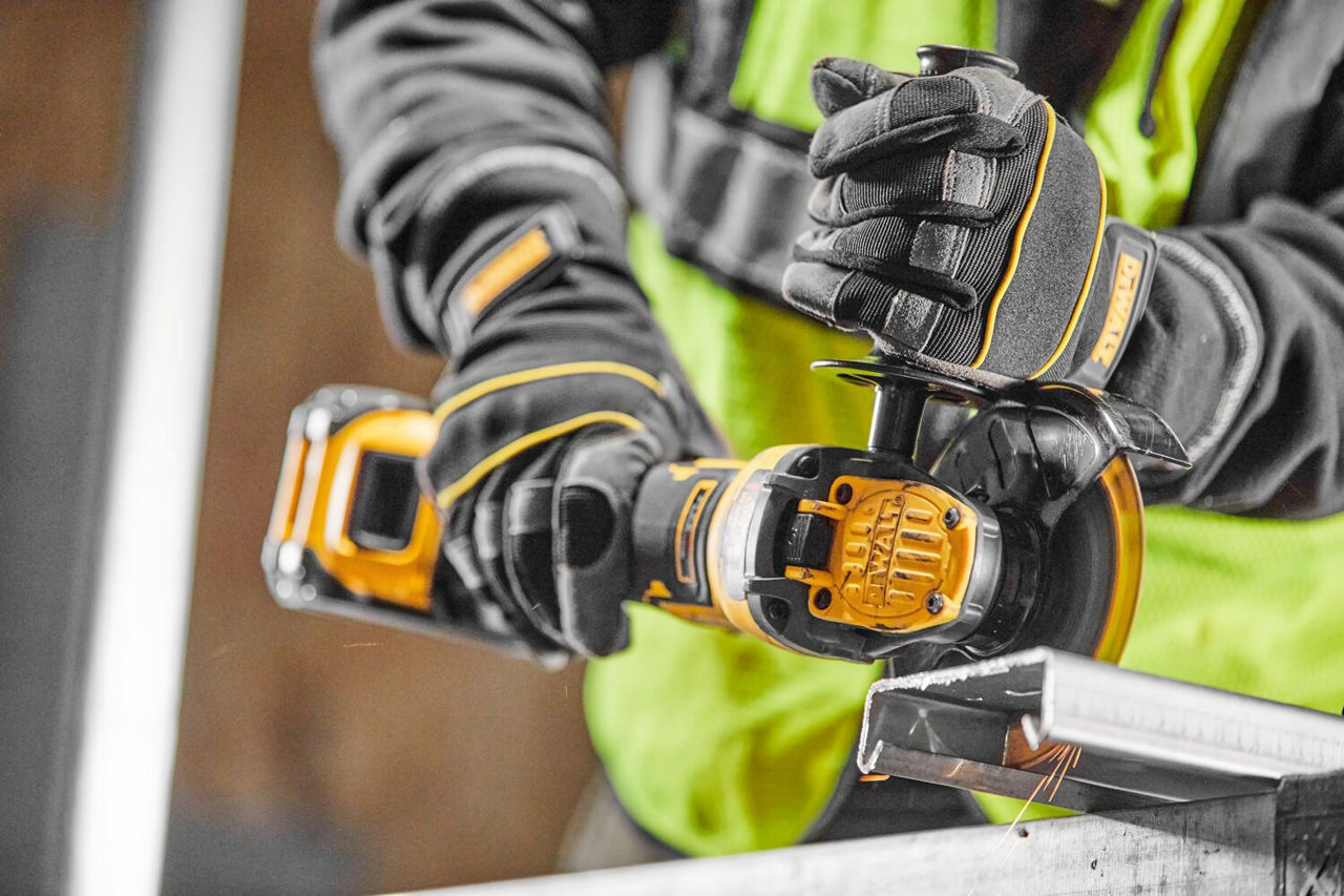 Flexibilă unghiulară cu acumulator DeWALT DCG409VSNT