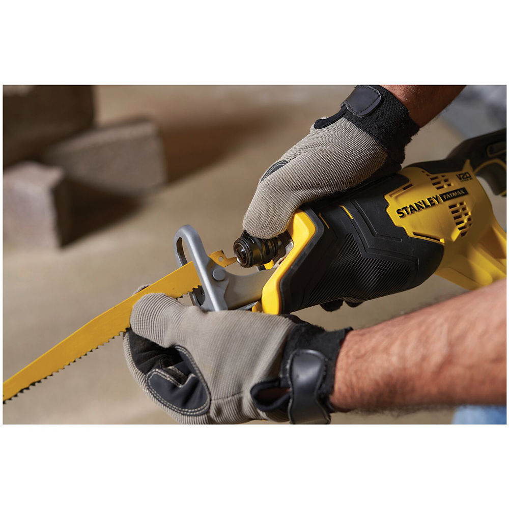 Ferestrau sabie cu acumulator Stanley Fatmax SFMCS300B-XJ