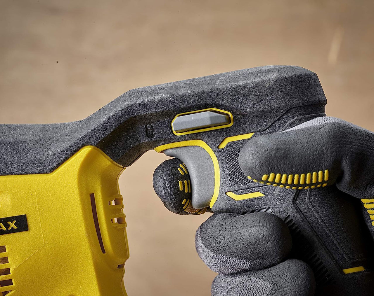 Ferestrau sabie cu acumulator Stanley Fatmax SFMCS300B-XJ